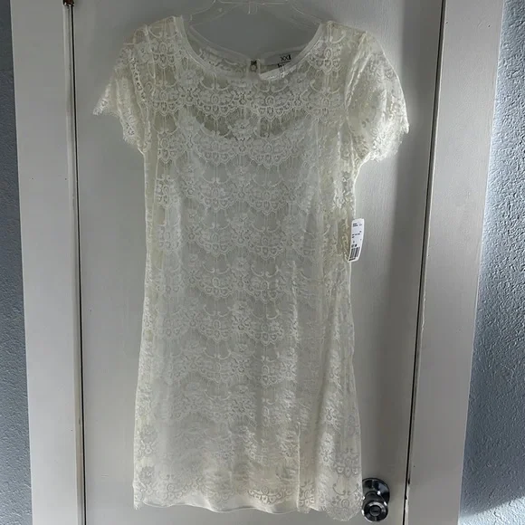 maxi ivory dress Hecate Lace Maxi Dress [IVORY]